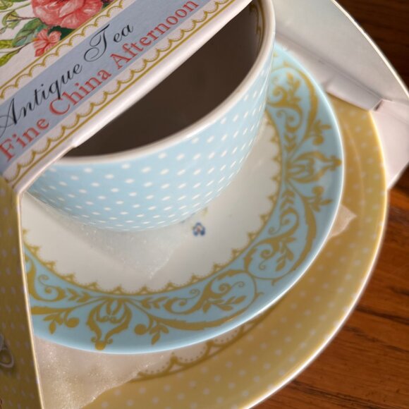 The English Table Fine China Afternoon Tea Set - Brand New - Gift able! - Picture 4 of 7